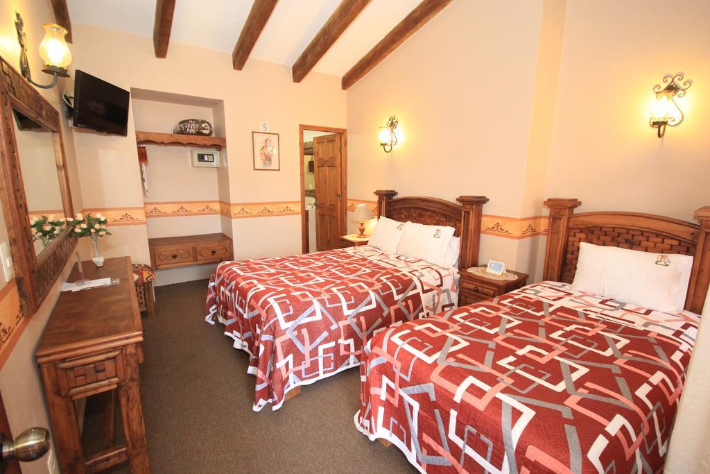 Hotel La Casa De Mama San Cristobal de las Casas Room photo