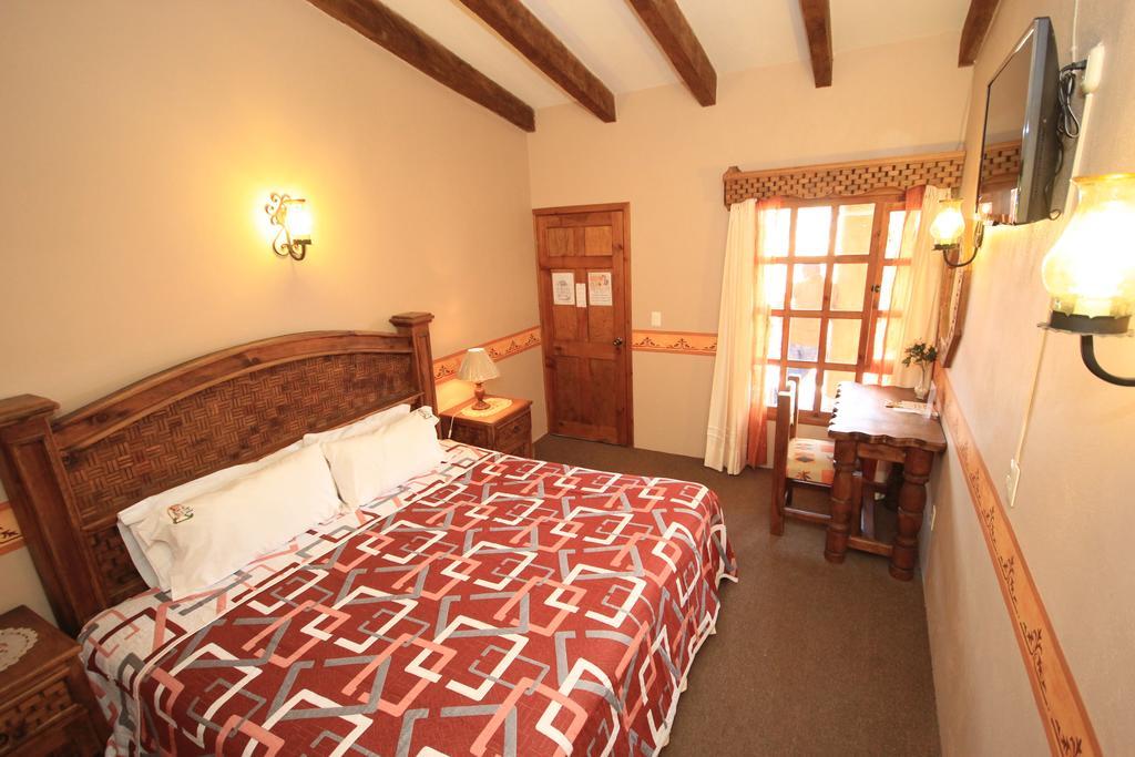 Hotel La Casa De Mama San Cristobal de las Casas Room photo