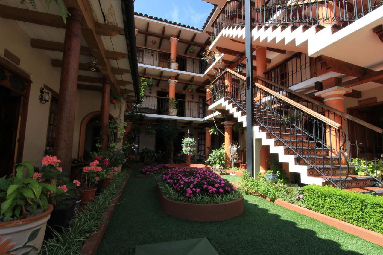 Hotel La Casa De Mama San Cristobal de las Casas Exterior photo